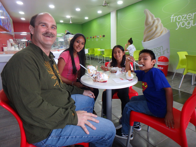 Craig, Vanesa, Aracely, and Eddy at Sarita