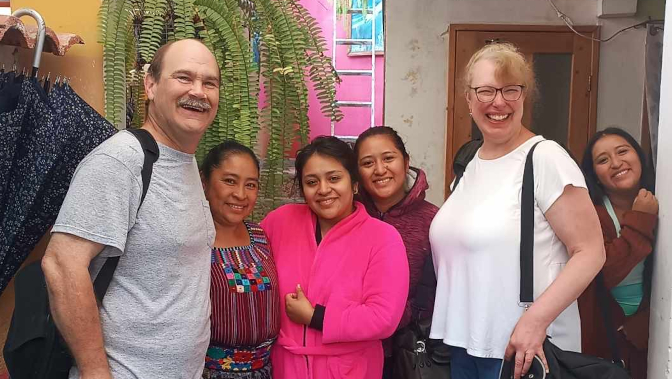 Early morning goodbyes: Craig, Paulina, Paola, Yoselin, Steph, Yasmin
