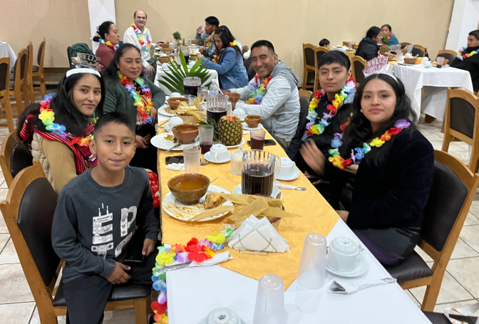 Ian, Vanesa, Paulina, Humberto, Eddy, and Paola
