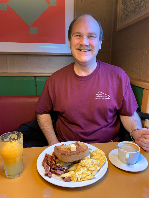 A big breakfast at Gr&aacute;i K&oouml;tturinn (Grey Cat Cafe)