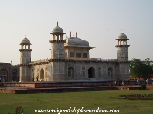 Itimad-ud-Duala (Baby Taj)