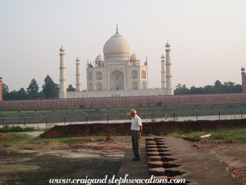 Mukul in Shah Jahan's reflecting pool at Mahtab-Bagh (Moonlight Gardens)