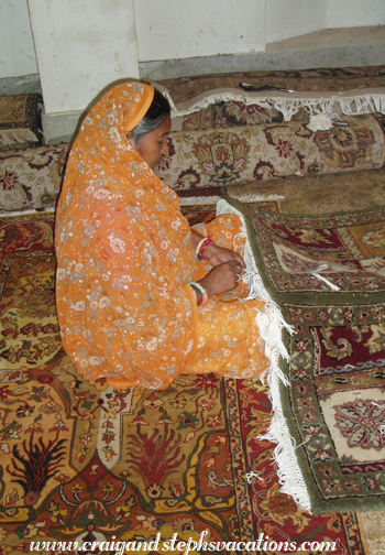 Tying carpet fringe, Maharaja Carpets & Handicraft