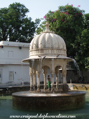 Sahelion-Ki-Bari (the Maid of Honour Gardens)