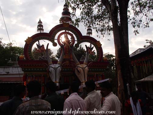Float on its way to Periayanamepetta Pooram Float on its way to Periayanamepetta Pooram