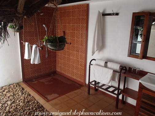 Al fresco bathroom, room #23 Al fresco bathroom, room #23