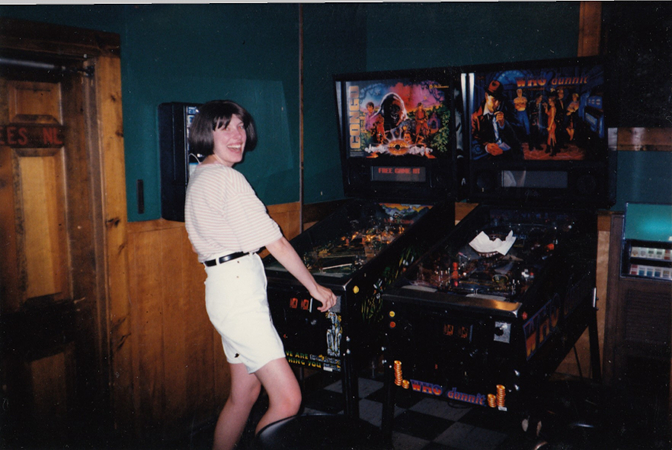 Pinball machine with a faulty mechanism at the Lamp Post Pinball machine with a faulty mechanism at the Lamp Post