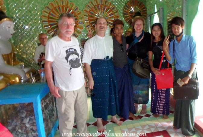 Teenagers ask for a photo with us, Umin Thounzeh