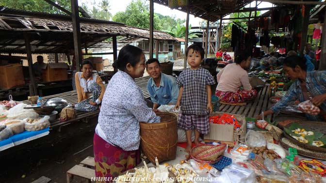 Mushroom sellerd at Kanee market