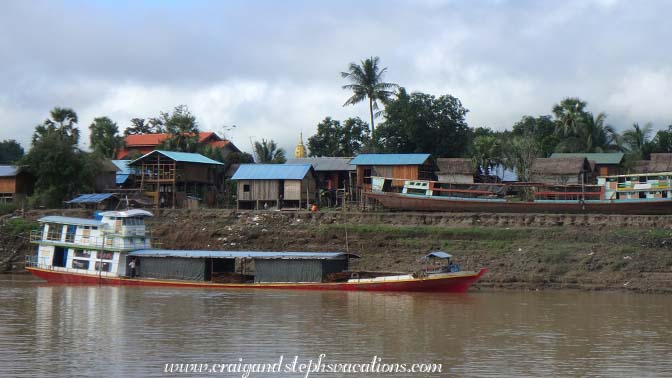 Approaching Kann Village