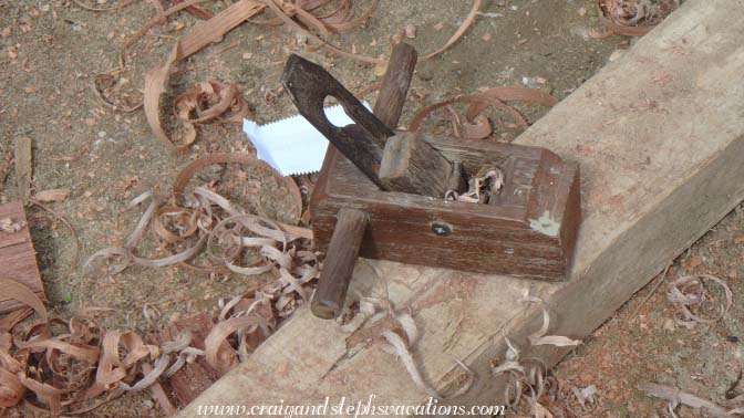 Hand planer, Kyi Taung Monastery