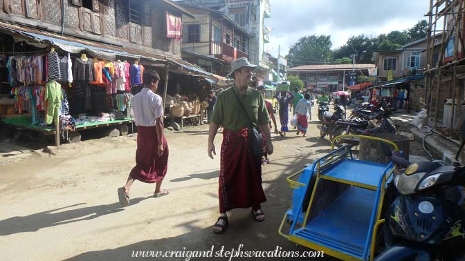 The bustling main street of Kalewa