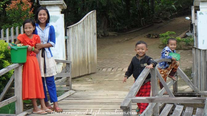Family we befriended while waiting for the broken down tuk-tuk Family we befriended while waiting for the broken down tuk-tuk