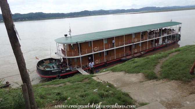 Returning to the boat Returning to the boat
