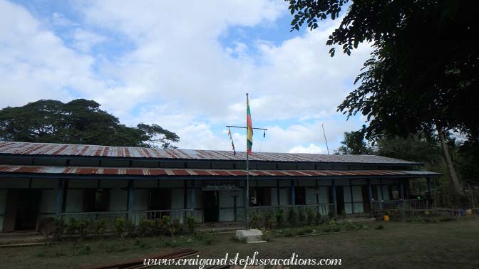 Primary school: Blue flag on the right indicates that the blue team is responsible for school chores