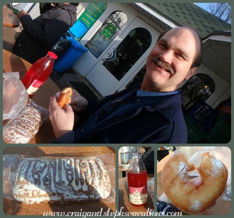 Lunch at Holy Trinity Lavra of St. Sergius: Cabbage pie, doughnuts, pryanic gingerbread, and cranberry mors to drink