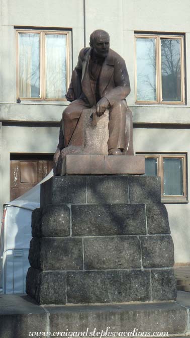 Statue of Lenin