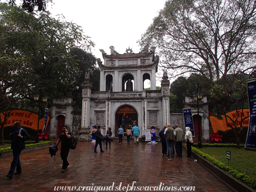Van Mieu Gate, Temple of Literature